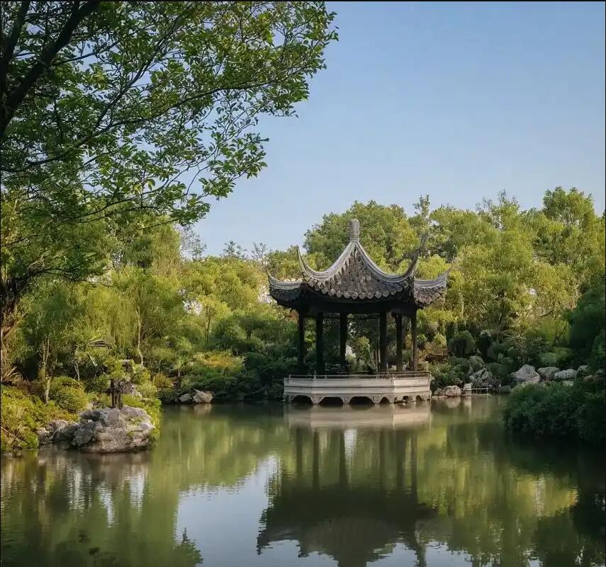 伊春翠峦雨双建筑有限公司